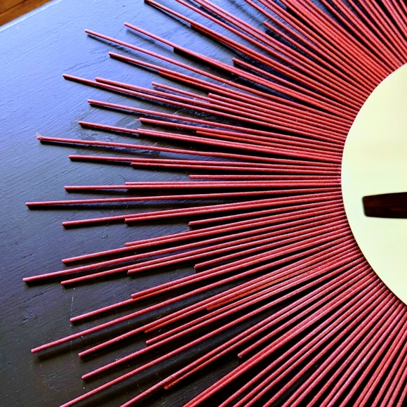 Glamorous 35” RED Sunburst Mirror Decorative Wall Mirror - Picture 2 of 4